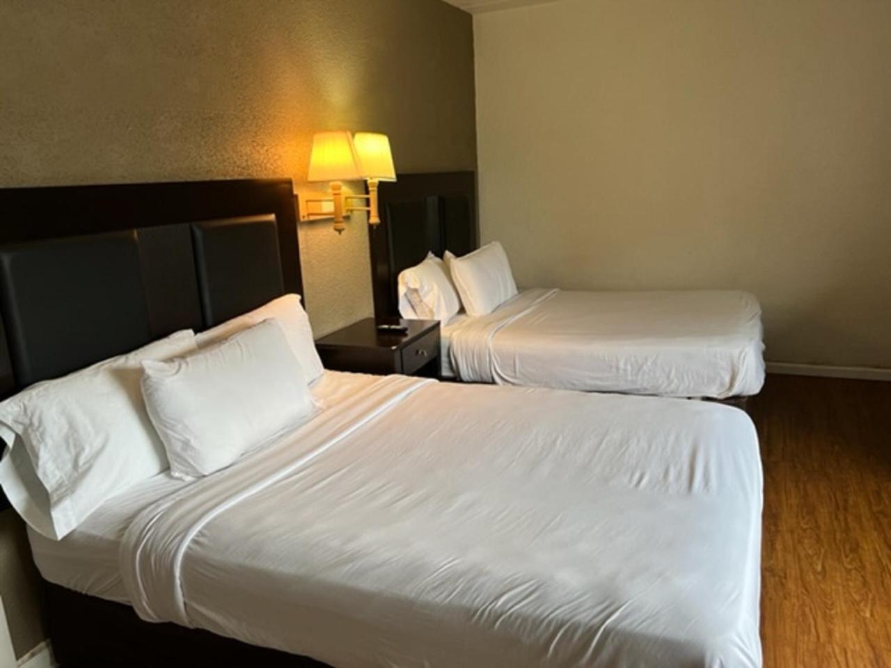 Posh Inn & Suites 위스콘신래피즈 객실 사진